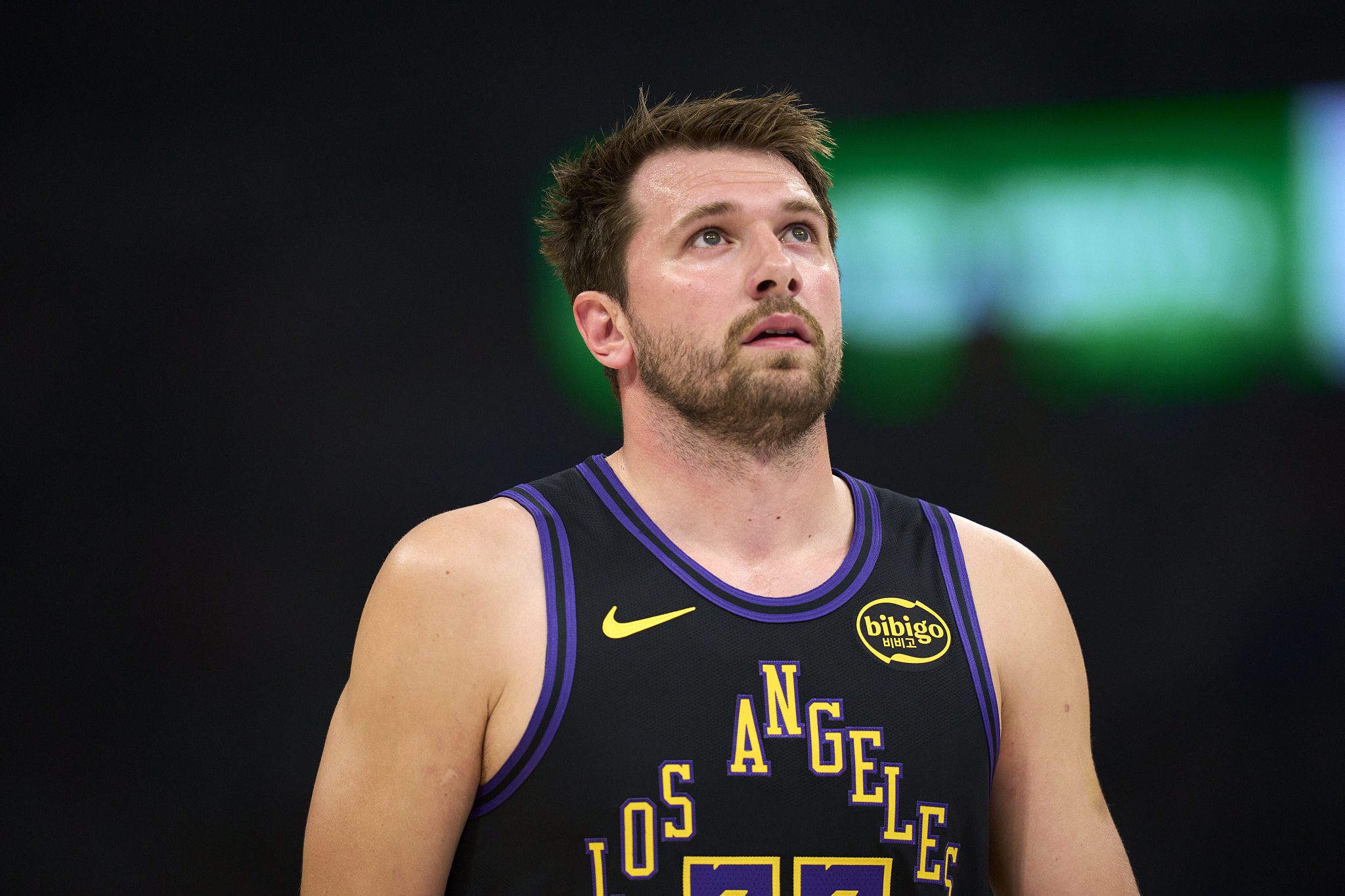 企鹅体育-东契奇常规赛报销！确诊为左腿筋二级拉伤将无限期缺阵